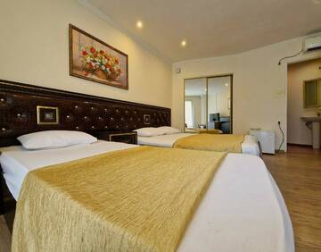 Фото номера Трехместный номер Гостиница Анастасия г. Туапсе 12