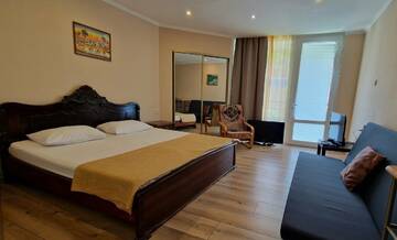 Фото номера Трехместный номер Гостиница Анастасия г. Туапсе 8