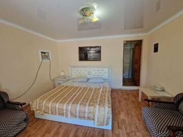 Фото номера Бюджетный трехместный номер Гостиница Анастасия г. Туапсе 2