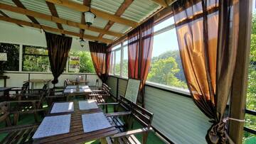 Фото номера Трехместный номер Гостиница Анастасия г. Туапсе 16