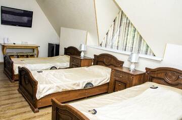 Фото номера Номер улучшенный с 3 односпальными кроватями Гостиница Олимп г. Туапсе 2