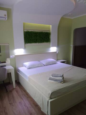 Фото номера Номер делюкс комфорт с 1 двуспальной кроватью Гостиница Олимп г. Туапсе 9