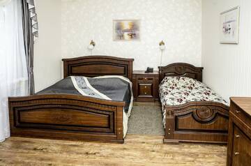 Фото номера Номер улучшенный с 3 односпальными кроватями Гостиница Олимп г. Туапсе 3