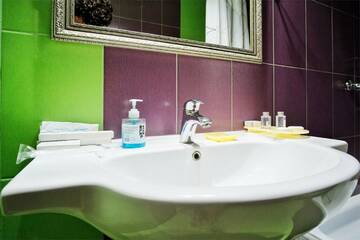 Фото номера Стандартный трехместный номер Гостиница Rosa Del Viento г. Туапсе 14