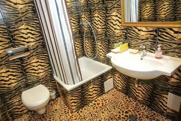 Фото номера Стандартный трехместный номер Гостиница Rosa Del Viento г. Туапсе 10