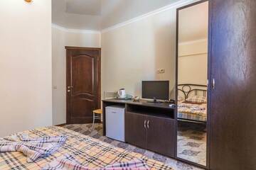 Фото номера Улучшенный двухместный номер с 1 кроватью Гостиница Del Mar г. Туапсе 5